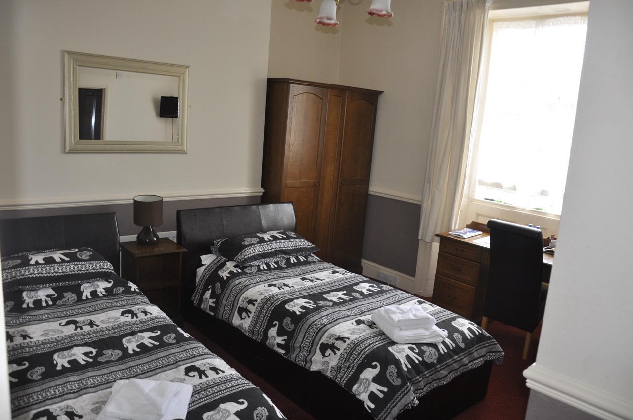 The Eliot Arms Hotel Saint Germans Exterior photo